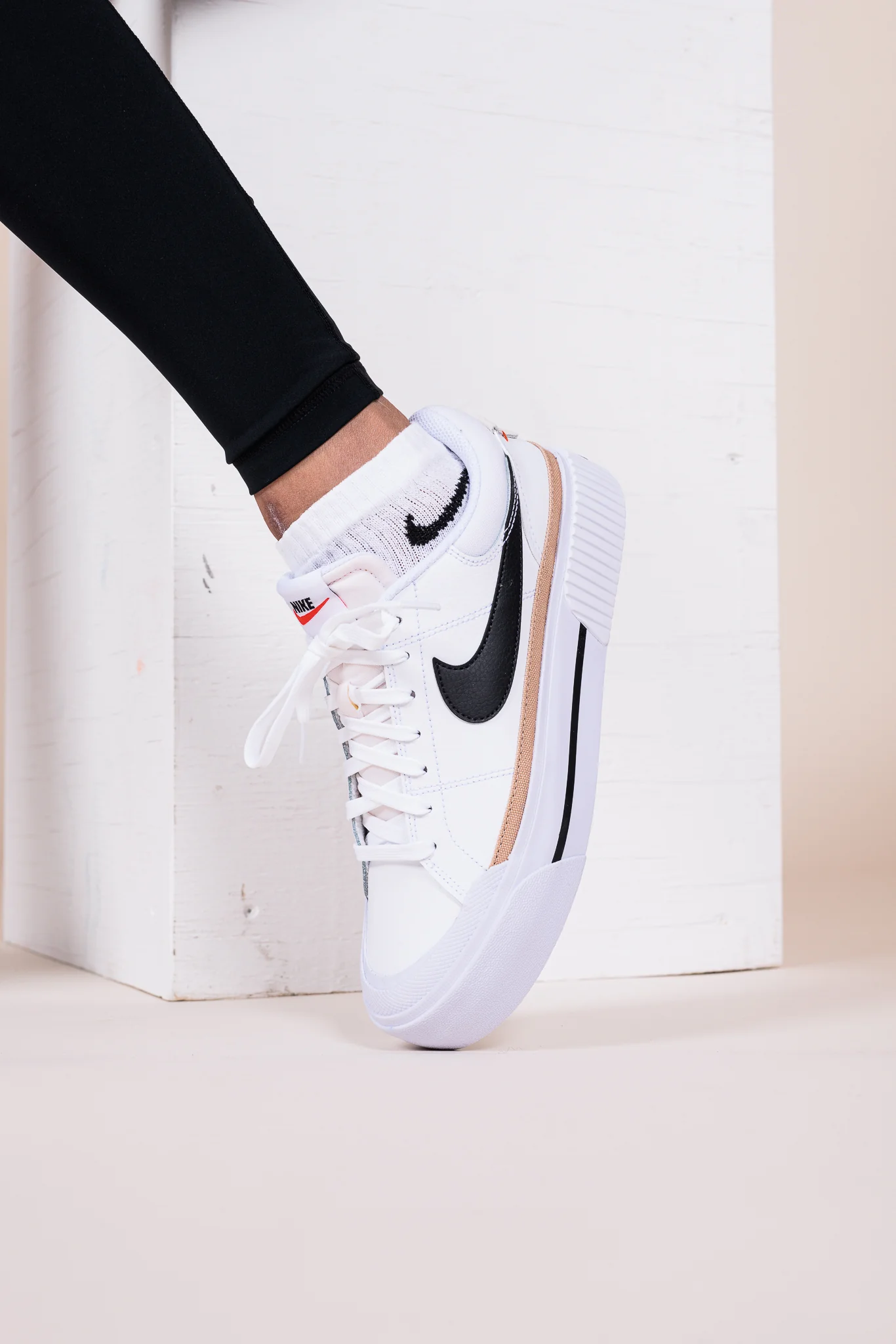 Souliers Nike pour femmes - COURT LEGACY LIFT - Image 7