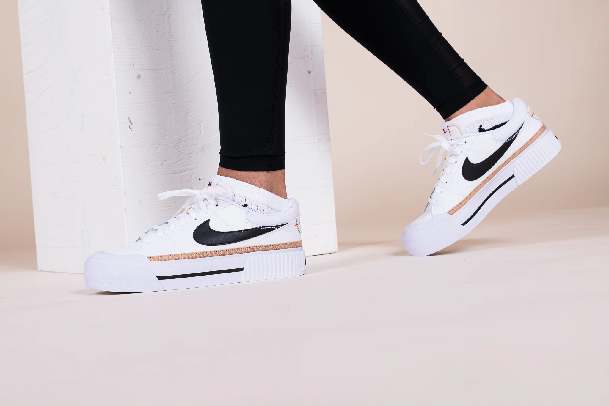 Souliers Nike pour femmes - COURT LEGACY LIFT - Image 8