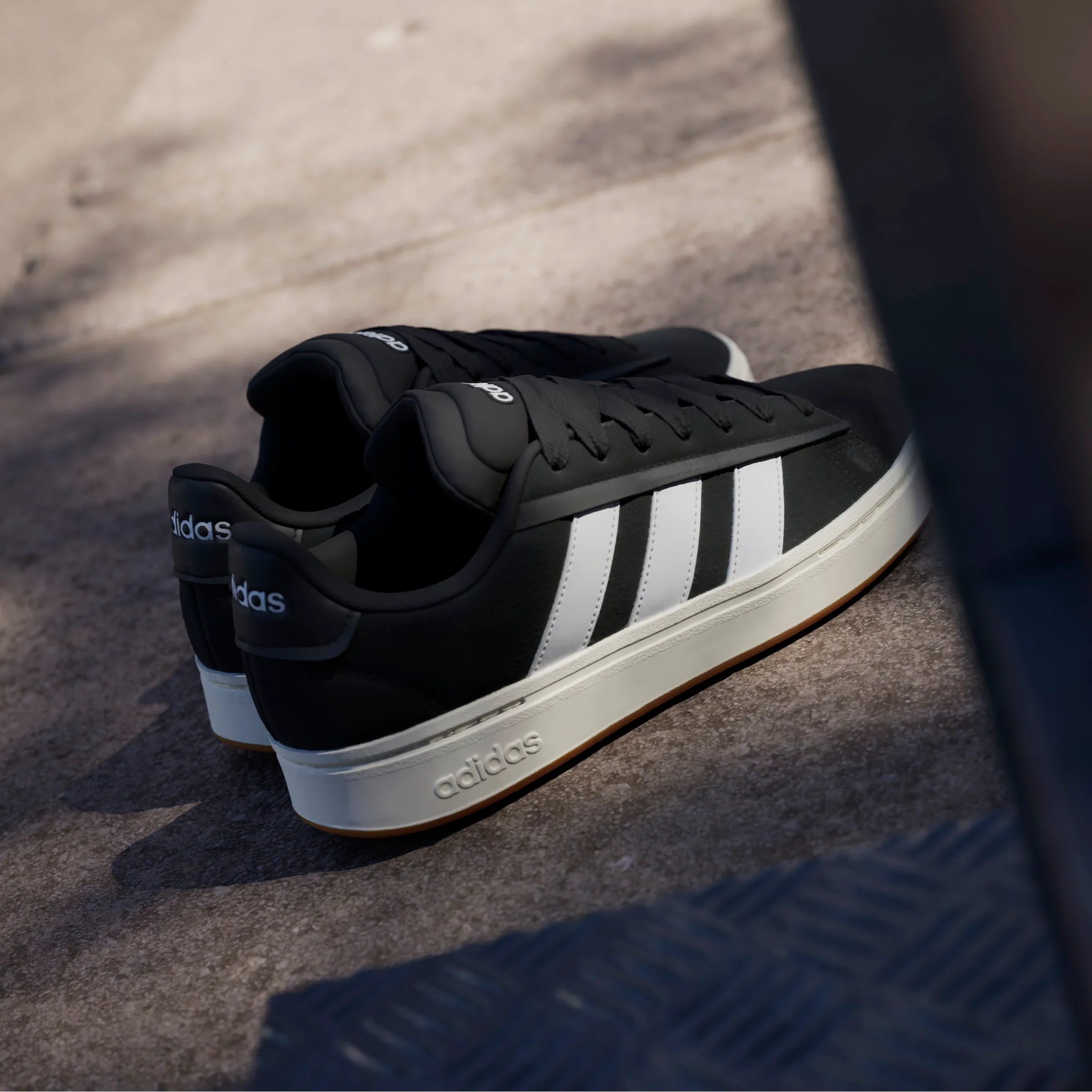Souliers Adidas pour hommes - GRAND COURT ALPHA - Image 9